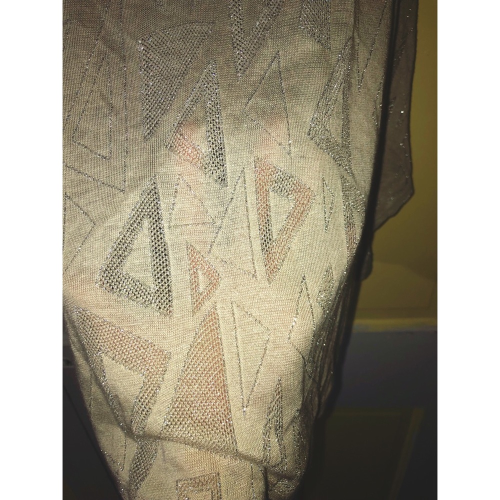 Geometric Sheer Razorback Tank Top - Picture 3 of 3